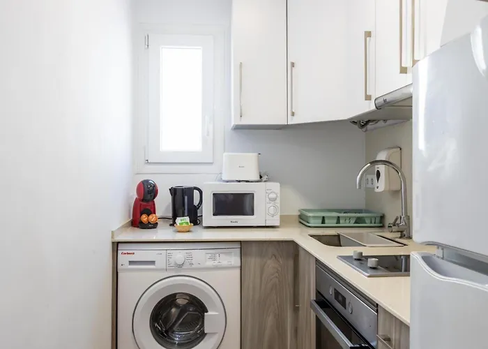 San Felipe Neri Free Parking