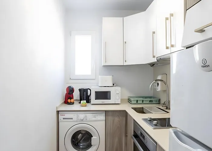 San Felipe Neri Free Parking